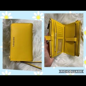Michael Kors Double Zip Smartphone Wallet